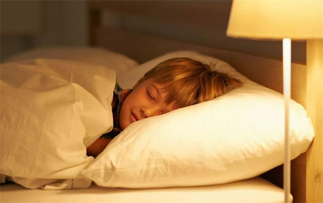 为什么要培养孩子的自主性，为什么要尽早培养孩子自己睡觉呢_https://www.shafeng.cn_教育_第2张